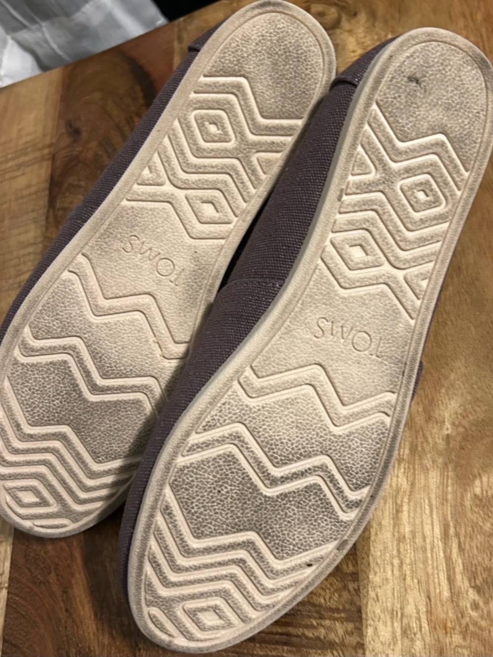 Toms Slip-On Canvas Shoe - Brown size 7 Women’s - Picture 4 of 4